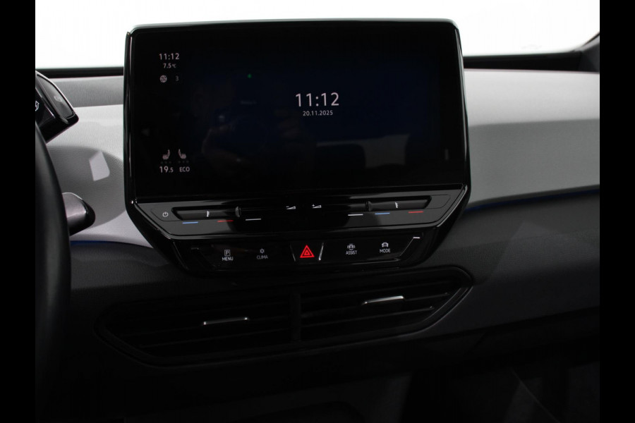 Volkswagen ID.3 First Plus 58 kWh SOH 86 % Navigatie Apple Carplay/Android Auto Camera Parkeersensoren Adaptieve Cruise Control Full LED Matrix Stoel- en stuurverwarming Lichtmetalen velgen Climate Control
