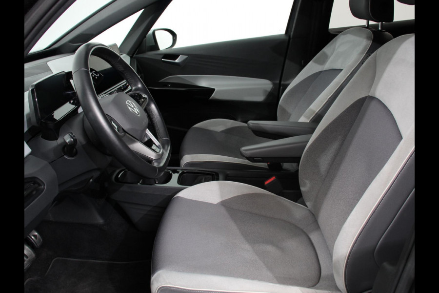 Volkswagen ID.3 First Plus 58 kWh SOH 86 % Navigatie Apple Carplay/Android Auto Camera Parkeersensoren Adaptieve Cruise Control Full LED Matrix Stoel- en stuurverwarming Lichtmetalen velgen Climate Control