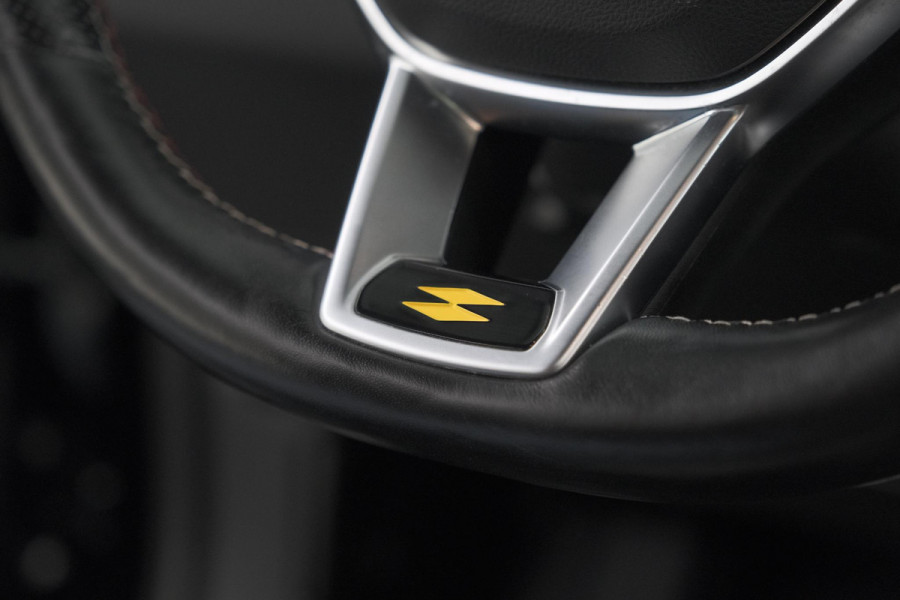Renault Arkana 1.6 E-Tech Hybrid 145 R.S. Line | Panoramadak | Adaptieve Cruise Control | Camera | 9.3 Inch Grootscherm
