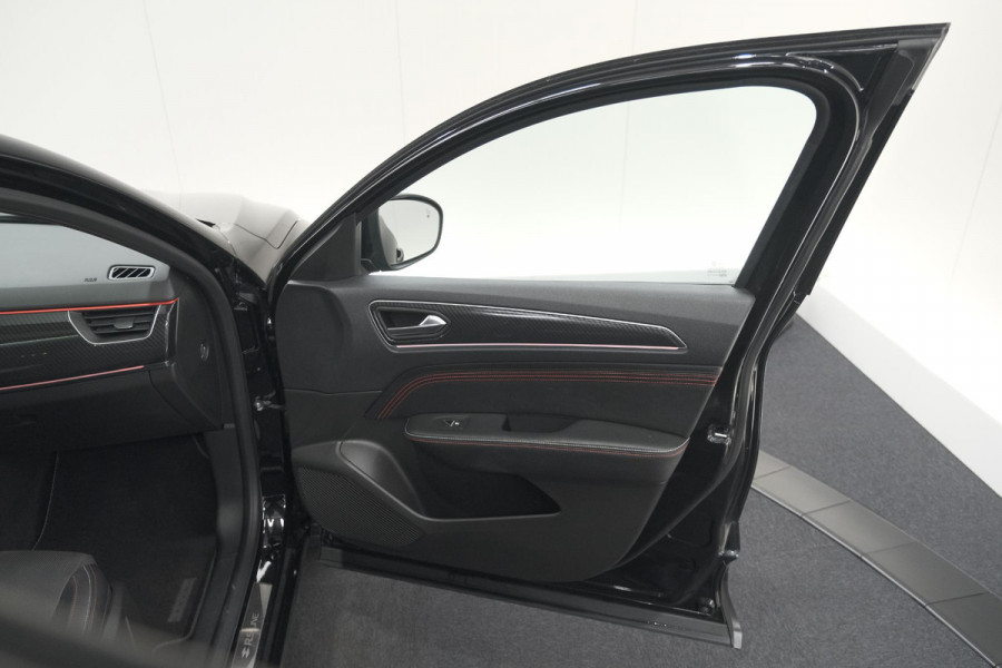 Renault Arkana 1.6 E-Tech Hybrid 145 R.S. Line | Panoramadak | Adaptieve Cruise Control | Camera | 9.3 Inch Grootscherm
