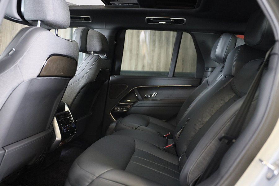 Land Rover Range Rover P 510E SV / Chauffeurspakket / Leder / Massage / Meridian / 360 Camera / Head Up / Open Pano / 22 Inch