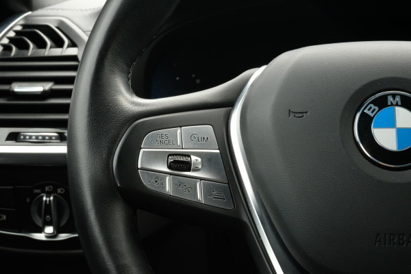BMW X3 xDrive30e High Executive 292 PK | Sportstoelen | Adaptive cruise control | Keyless | Elektrische achterklep | Stoelverwarming | Camera | Head up Display | 20 inch