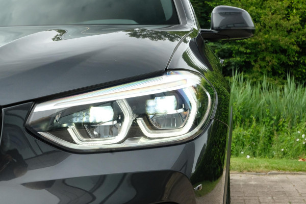 BMW X3 xDrive30e High Executive 292 PK | Sportstoelen | Adaptive cruise control | Keyless | Elektrische achterklep | Stoelverwarming | Camera | Head up Display | 20 inch