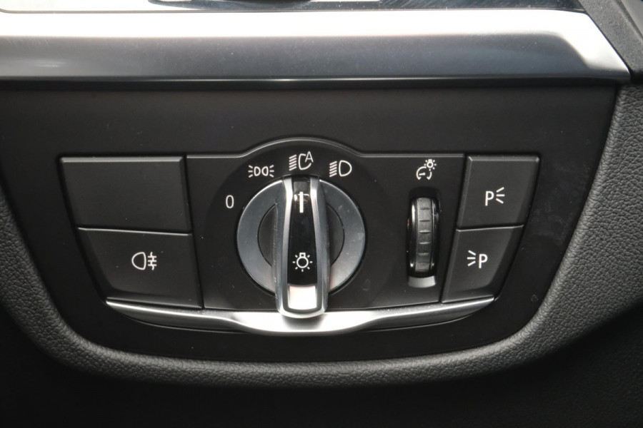 BMW X3 xDrive30e High Executive 292 PK | Sportstoelen | Adaptive cruise control | Keyless | Elektrische achterklep | Stoelverwarming | Camera | Head up Display | 20 inch