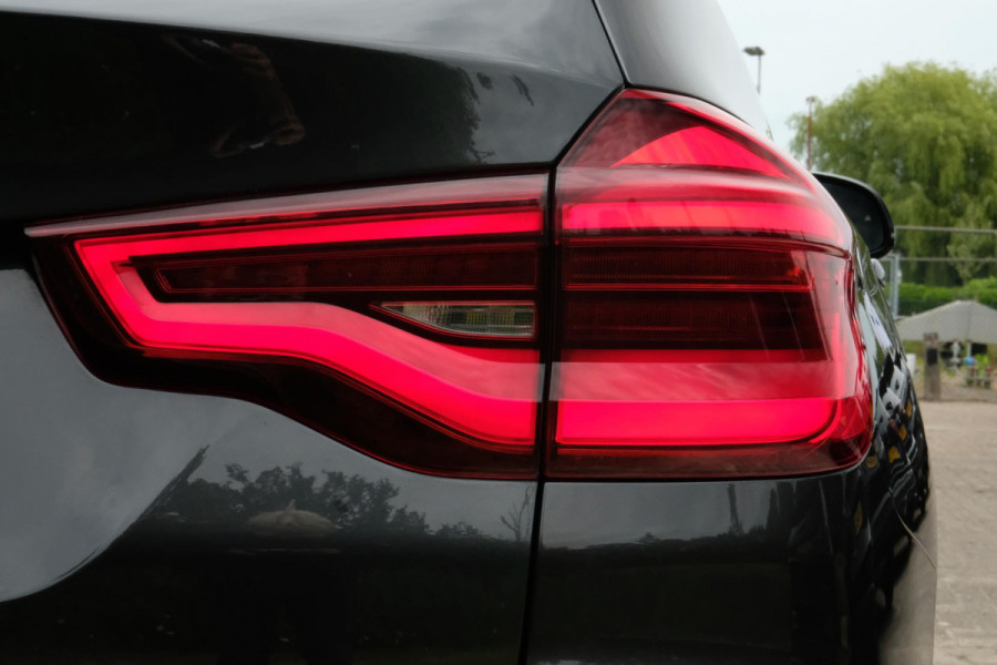BMW X3 xDrive30e High Executive 292 PK | Sportstoelen | Adaptive cruise control | Keyless | Elektrische achterklep | Stoelverwarming | Camera | Head up Display | 20 inch