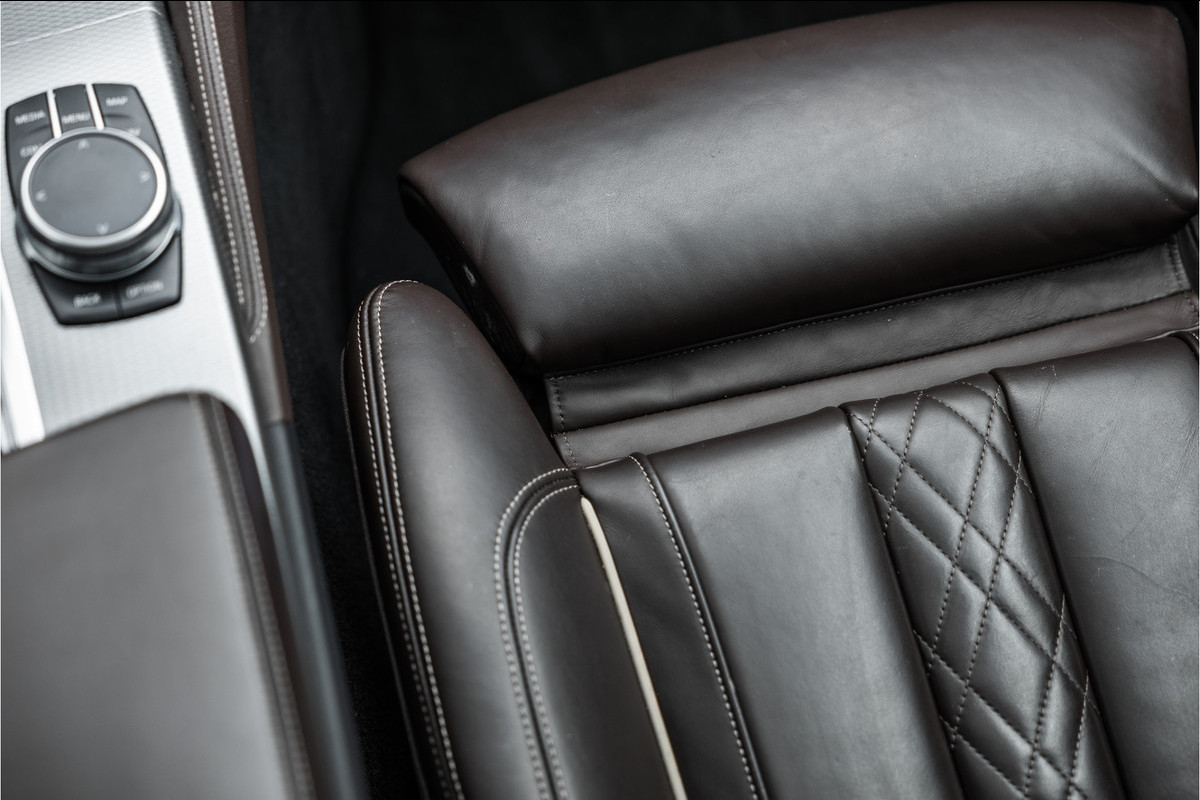 BMW 5 Serie Touring 520i High Executive M-Sport Leder dashboard / Pano / Individual / Camera / 19inch