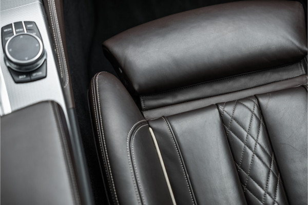 BMW 5 Serie Touring 520i High Executive M-Sport Leder dashboard / Pano / Individual / Camera / 19inch