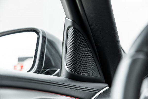 BMW 5 Serie Touring 520i High Executive M-Sport Leder dashboard / Pano / Individual / Camera / 19inch