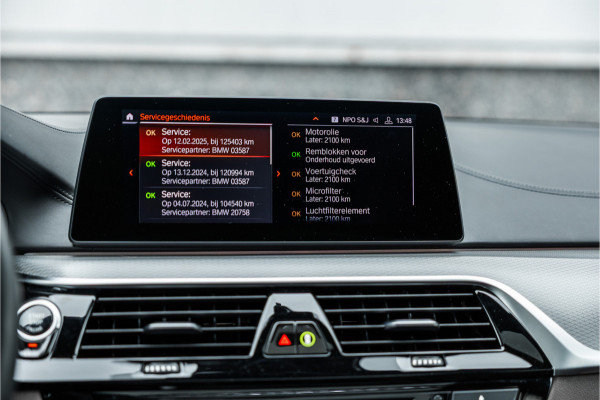 BMW 5 Serie Touring 520i High Executive M-Sport Leder dashboard / Pano / Individual / Camera / 19inch