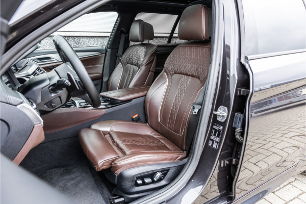 BMW 5 Serie Touring 520i High Executive M-Sport Leder dashboard / Pano / Individual / Camera / 19inch