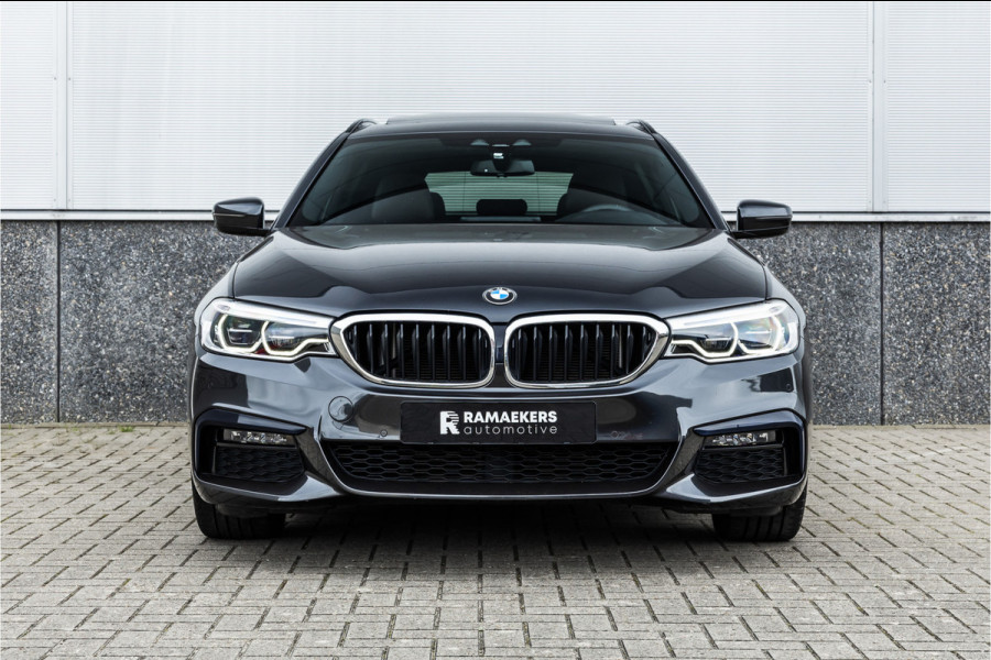 BMW 5 Serie Touring 520i High Executive M-Sport Leder dashboard / Pano / Individual / Camera / 19inch