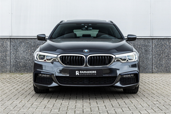 BMW 5 Serie Touring 520i High Executive M-Sport Leder dashboard / Pano / Individual / Camera / 19inch