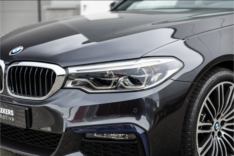BMW 5 Serie Touring 520i High Executive M-Sport Leder dashboard / Pano / Individual / Camera / 19inch