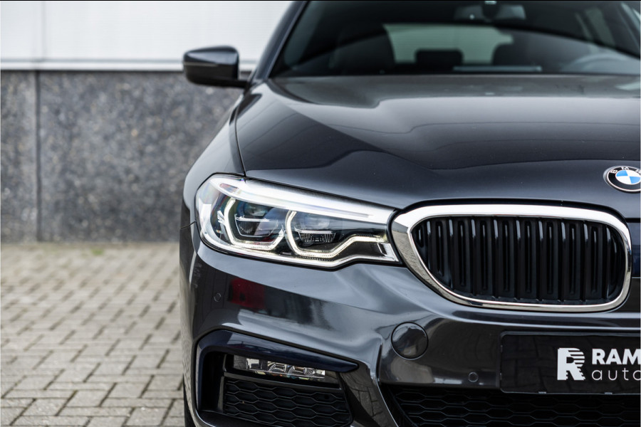BMW 5 Serie Touring 520i High Executive M-Sport Leder dashboard / Pano / Individual / Camera / 19inch