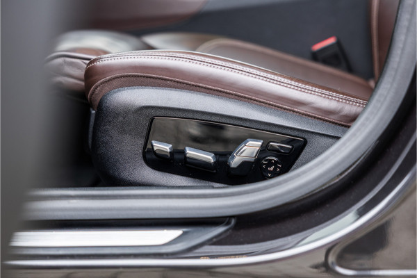 BMW 5 Serie Touring 520i High Executive M-Sport Leder dashboard / Pano / Individual / Camera / 19inch