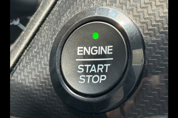 Ford Fiesta 1.0 EcoBoost 125 pk Hybrid ST-Line X, glazen panoramadak, stoelverwarming, vele opties, 1 e eigenaar, NL auto met nap