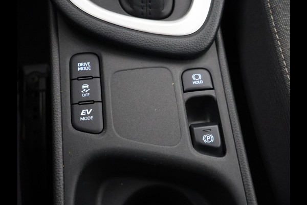 Toyota Yaris 1.5 HYBRID DYNAMIC SILVERLINE GARANTIE TOT 9-2031 CARPLAY NAVIGATIE .CAMERA. ADAPTIEVE CRUISE CONTROL . APPLE CARPLAY & ANDRIOD AUTO .