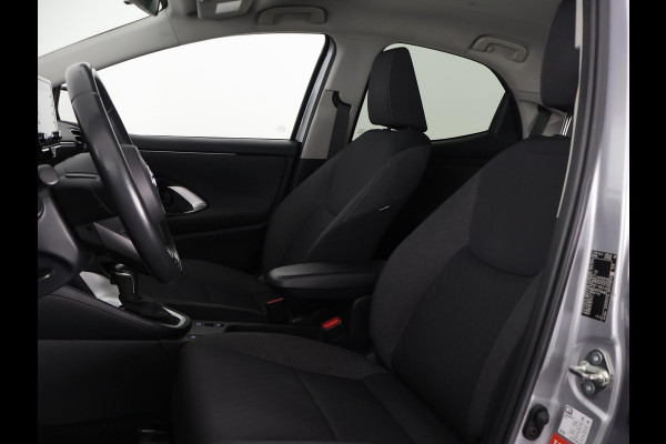 Toyota Yaris 1.5 HYBRID DYNAMIC SILVERLINE GARANTIE TOT 9-2031 CARPLAY NAVIGATIE .CAMERA. ADAPTIEVE CRUISE CONTROL . APPLE CARPLAY & ANDRIOD AUTO .