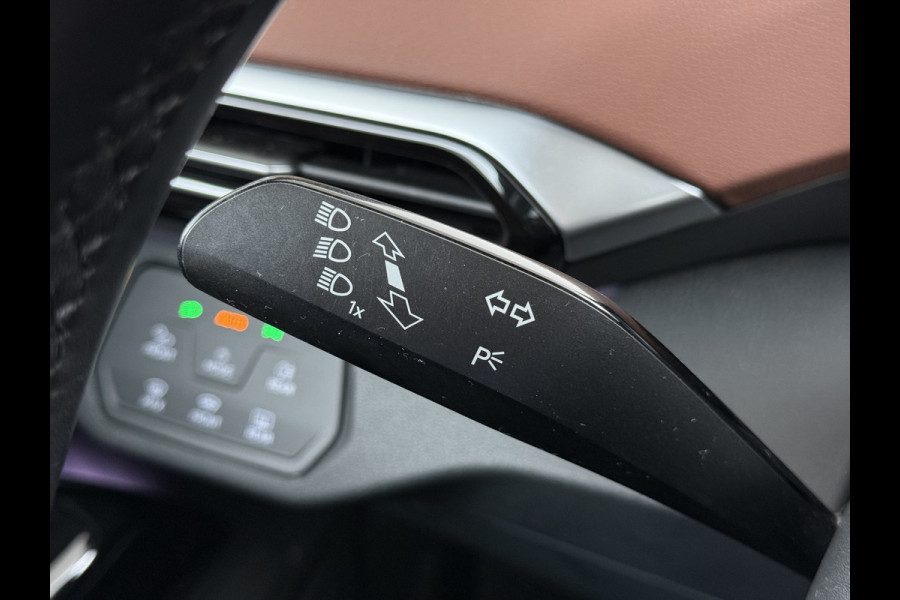 Volkswagen ID.4 Max 82kWh SOH 93% Warmtepomp Panoramdak Ergo Active+Memory Head-Up Display 360°Camera Stoel+Stuurverwarming Navi Ecc Pdc Apple Carplay/Android Auto Lmv 21" Keyless advanced display Matrix led Dodehoek detector Dealeronderhouden 1e Eigenaar Origineel Nederlandse Auto