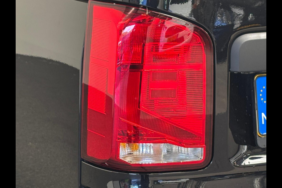Volkswagen Transporter 2.0 TDI L2H1 28 Dubbele Cabine Highline Automaat Cruise Control Airco Navigatie Parkeersensoren Camera