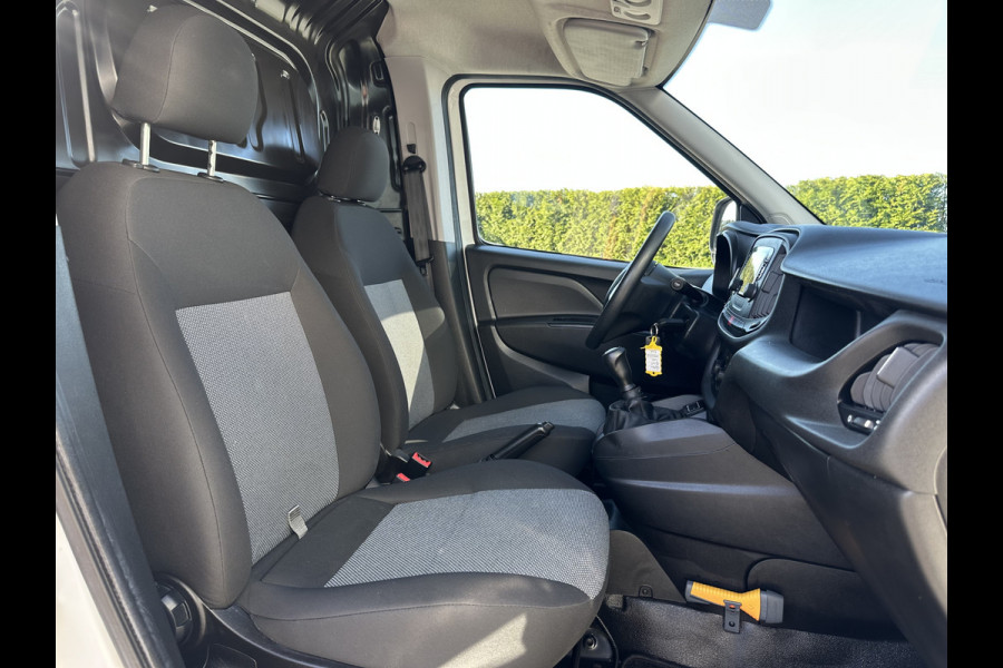 Fiat Doblò Cargo 1.3 MJ E6 / L1H1 / UNIEK !! / ** 9.441 KM NAP ** / 1e EIGENAAR / AIRCO / SCHUIFDEUR / NIEUWSTAAT !!