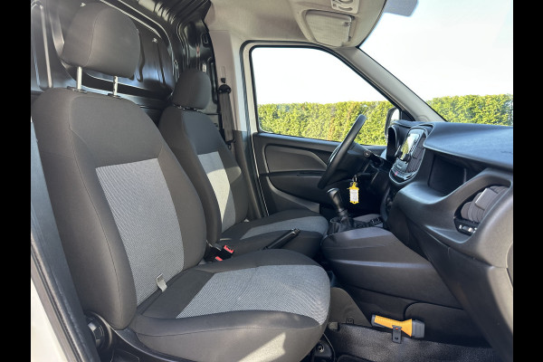 Fiat Doblò Cargo 1.3 MJ E6 / L1H1 / UNIEK !! / ** 9.441 KM NAP ** / 1e EIGENAAR / AIRCO / SCHUIFDEUR / NIEUWSTAAT !!