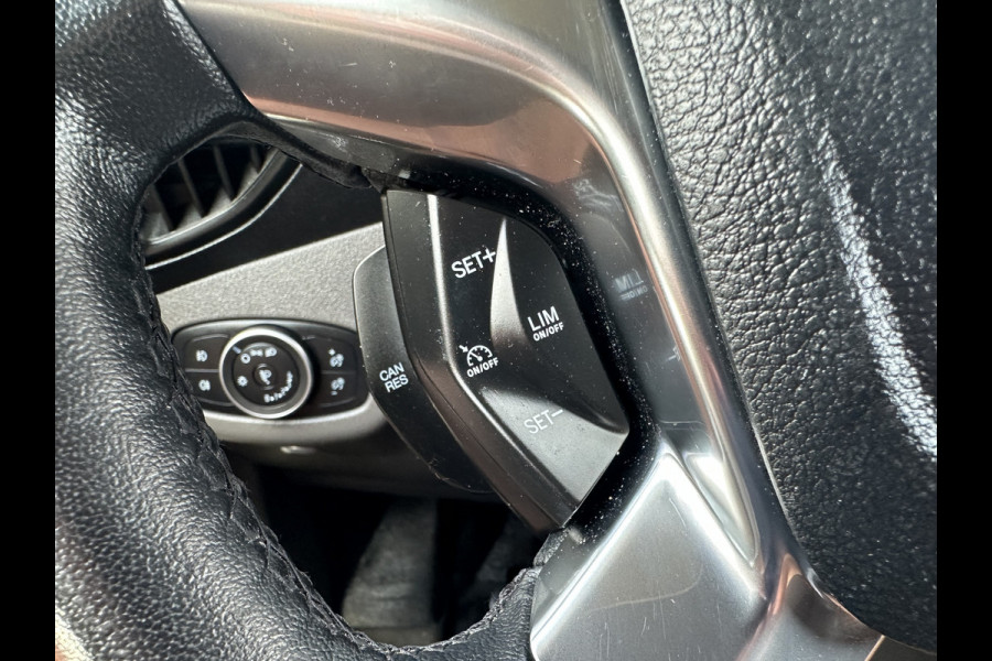 Ford Transit Connect 1.5 EcoBlue 100 PK / L2H1 / TREKHAAK / CAMERA / CRUISE / AIRCO / LICHTMETALEN VELGEN