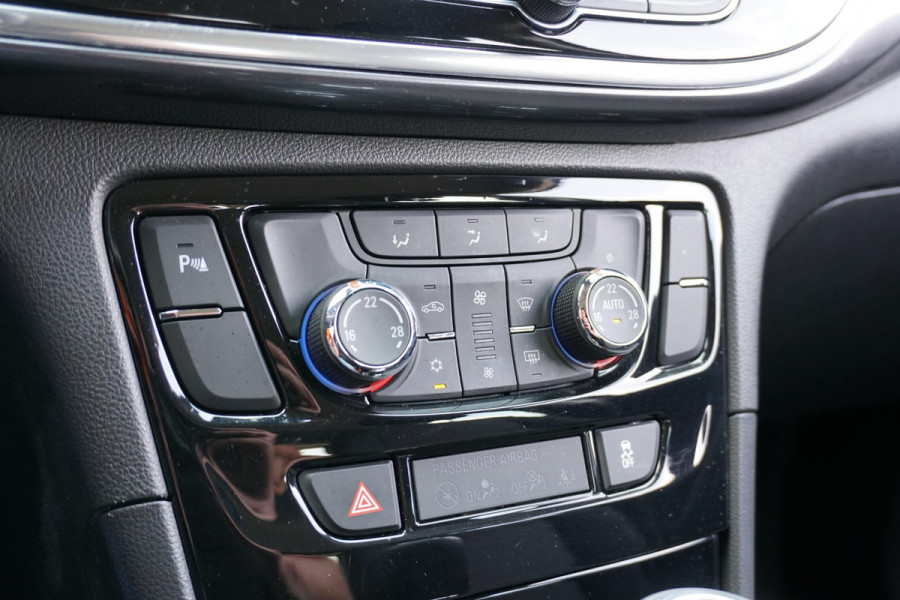 Opel Mokka X 1.4 Turbo Innovation + TREKHAAK / NAVIGATIE / CARPLAY