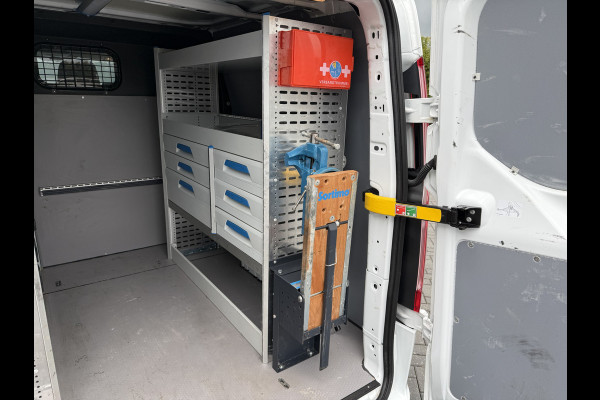Ford Transit Custom 2.0 TDCI / L2H1 / DUBBELE CABINE / 1e EIG. / INRICHTING / TREKHAAK / CAMERA / 6-PERS.