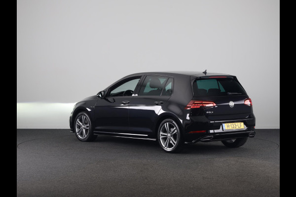 Volkswagen Golf 1.5 TSI Highline Business R 150 PK | Automaat (DSG) | Navigatie | Camera | Digitaal dashboard