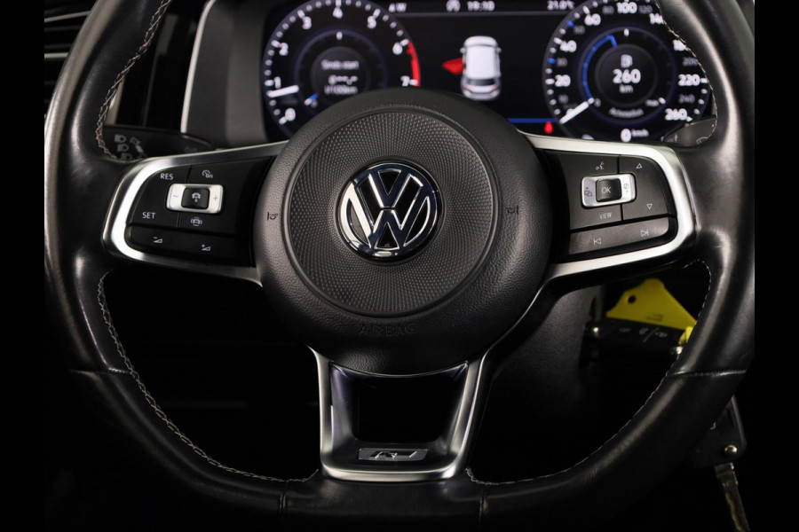 Volkswagen Golf 1.5 TSI Highline Business R 150 PK | Automaat (DSG) | Navigatie | Camera | Digitaal dashboard