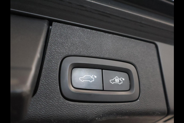 Volvo XC60 2.0 RECHARGE T6 340 PK R-DESIGN + 22 INCH LMV | TREKHAAK | PANORAMA | HK | STOELVENTILATIE