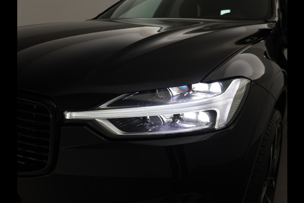 Volvo XC60 2.0 RECHARGE T6 340 PK R-DESIGN + 22 INCH LMV | TREKHAAK | PANORAMA | HK | STOELVENTILATIE