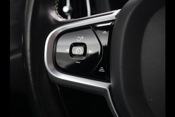 Volvo XC60 2.0 RECHARGE T6 340 PK R-DESIGN + 22 INCH LMV | TREKHAAK | PANORAMA | HK | STOELVENTILATIE