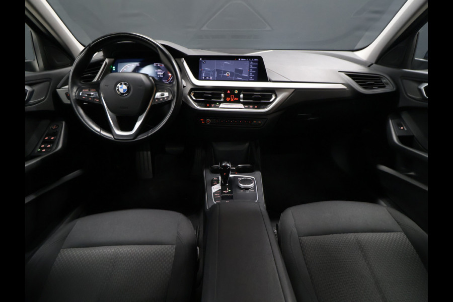 BMW 1-serie 116i Business Edition [APPLE CARPLAY, ANDROID, PDC RONDOM, LED, DIGITAL, DASH, CRUISE CONTROL, CLIMATE CONTROL, NIEUWSTAAT]