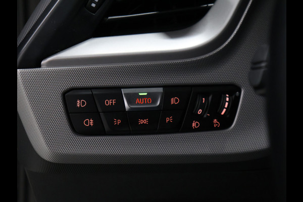 BMW 1-serie 116i Business Edition [APPLE CARPLAY, ANDROID, PDC RONDOM, LED, DIGITAL, DASH, CRUISE CONTROL, CLIMATE CONTROL, NIEUWSTAAT]
