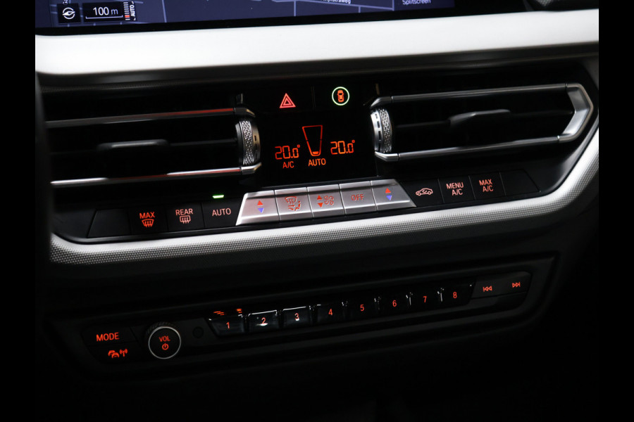 BMW 1-serie 116i Business Edition [APPLE CARPLAY, ANDROID, PDC RONDOM, LED, DIGITAL, DASH, CRUISE CONTROL, CLIMATE CONTROL, NIEUWSTAAT]