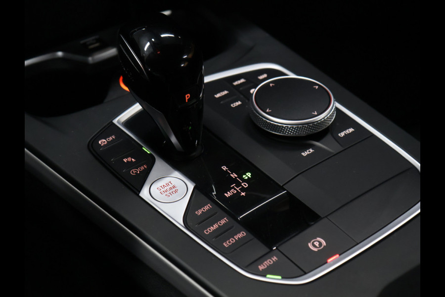 BMW 1-serie 116i Business Edition [APPLE CARPLAY, ANDROID, PDC RONDOM, LED, DIGITAL, DASH, CRUISE CONTROL, CLIMATE CONTROL, NIEUWSTAAT]