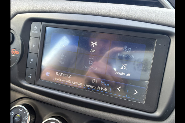 Toyota Yaris 1.0 VVT-i Connect 5-drs. CAMERA/CARPLAY/AIRCO/15INCH