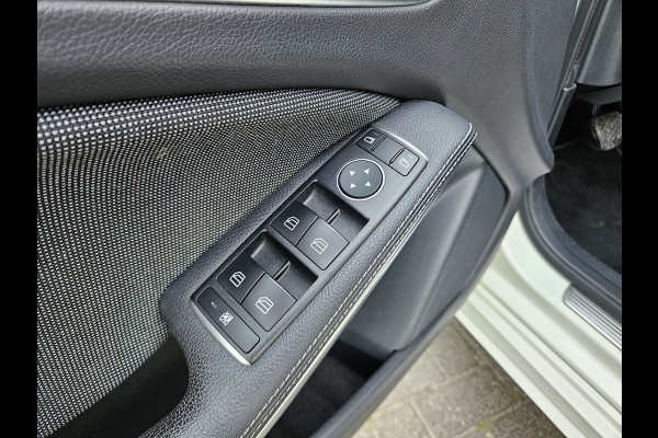 Mercedes-Benz A-Klasse 160 Sport Edition Panorama/Schuifdak! LED! 19INCH! NAP! Automaat! Mooie/Nette Auto!