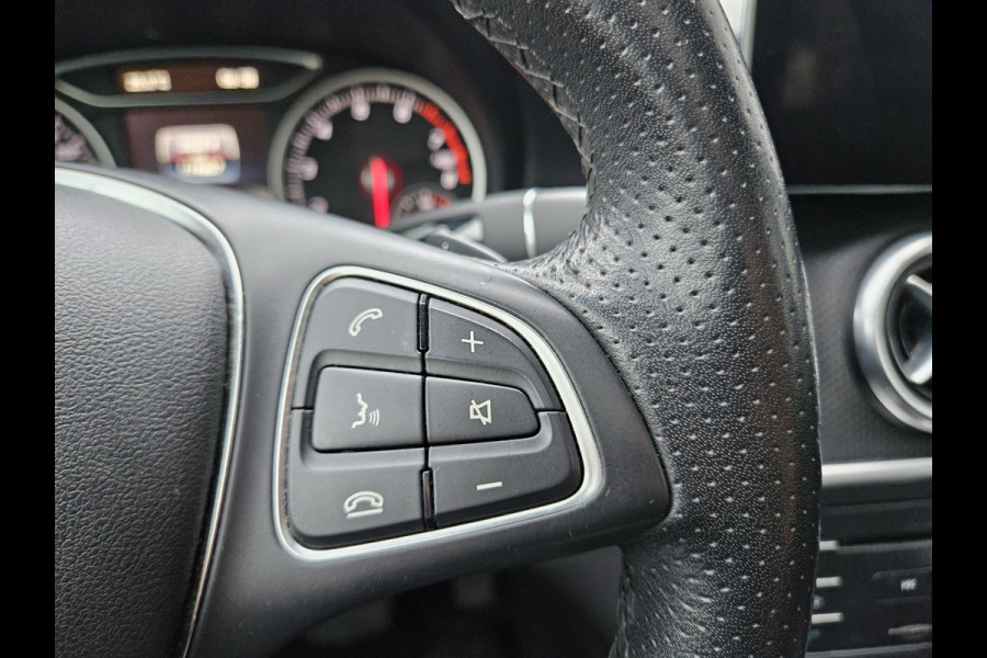 Mercedes-Benz A-Klasse 160 Sport Edition Panorama/Schuifdak! LED! 19INCH! NAP! Automaat! Mooie/Nette Auto!