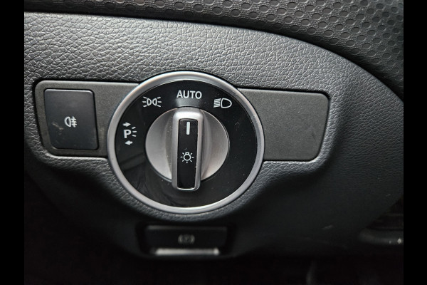 Mercedes-Benz A-Klasse 160 Sport Edition Panorama/Schuifdak! LED! 19INCH! NAP! Automaat! Mooie/Nette Auto!