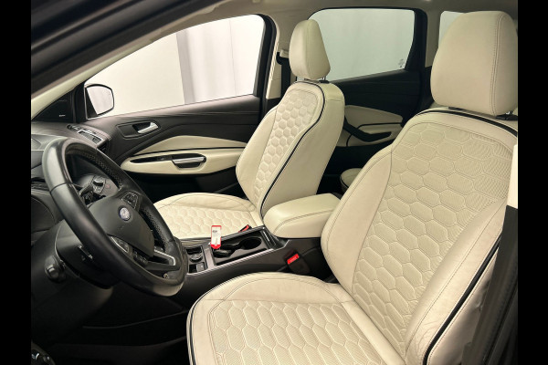 Ford Kuga 1.5 EcoBoost Vignale | Trekhaak | Leder | Panorama | Adaptive-cruise | Stoelverwarming |