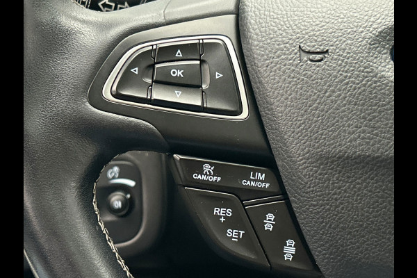 Ford Kuga 1.5 EcoBoost Vignale | Trekhaak | Leder | Panorama | Adaptive-cruise | Stoelverwarming |