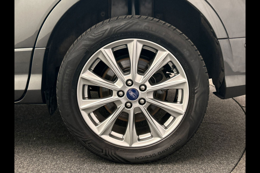 Ford Kuga 1.5 EcoBoost Vignale | Trekhaak | Leder | Panorama | Adaptive-cruise | Stoelverwarming |