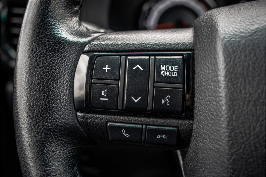 Toyota Hilux 2.4 D 4WD | 150 PK | LED | Camera | Cruise | Navi | Climatronic | Trekhaak