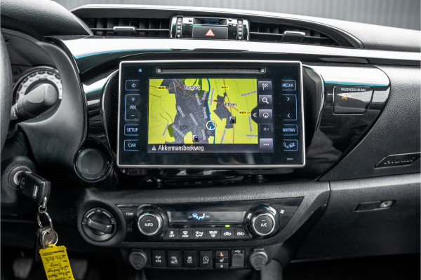 Toyota Hilux 2.4 D 4WD | 150 PK | LED | Camera | Cruise | Navi | Climatronic | Trekhaak