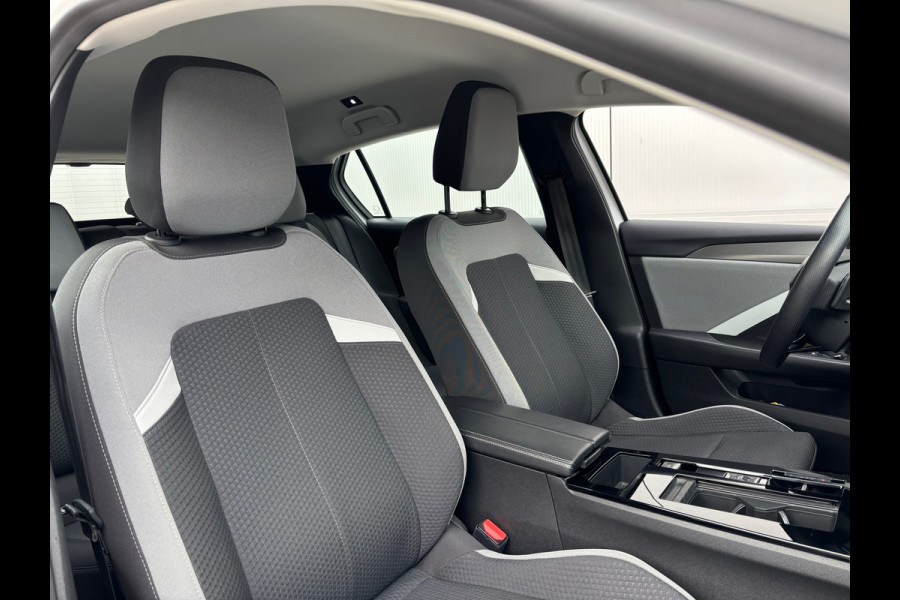 Opel Astra 1.6 Hybrid Edition Carplay