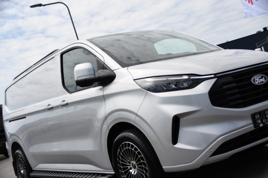 Ford Transit Custom 300 2.0 TDCI L2H1 Limited PB Edition Adaptieve Cruise, Camera, Carplay, 170pk, Automaat, LED, Trekhaak, Stoelverwarming, Sensoren, Uniek!