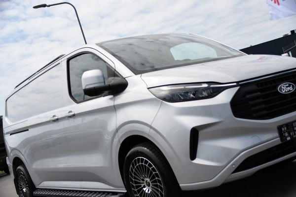 Ford Transit Custom 300 2.0 TDCI L2H1 Limited PB Edition Adaptieve Cruise, Camera, Carplay, 170pk, Automaat, LED, Trekhaak, Stoelverwarming, Sensoren, Uniek!